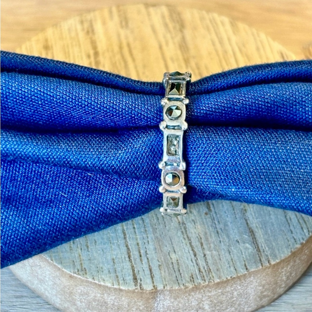 Silver Geometric Pattern Ring Timeless Design - image 3